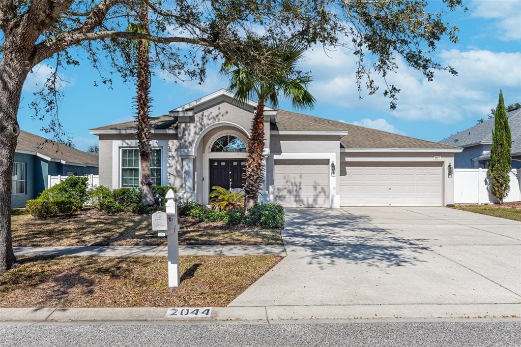 2044 HEARTLAND CIRCLE VALRICO, FL 33594