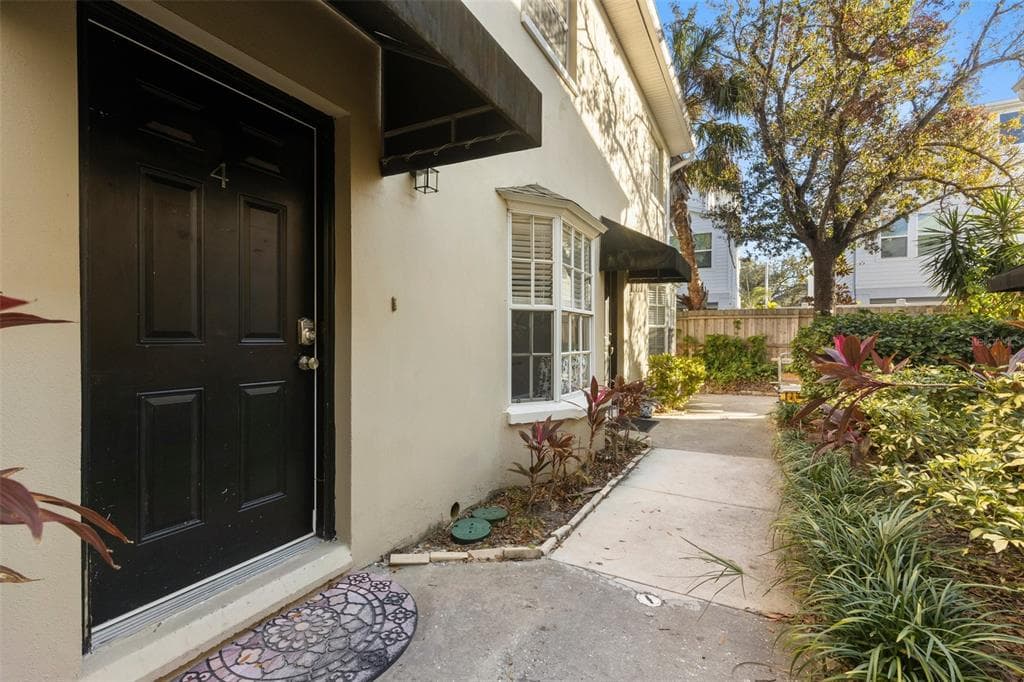 409 S AUDUBON AVENUE UNIT 9 TAMPA, FL 33609