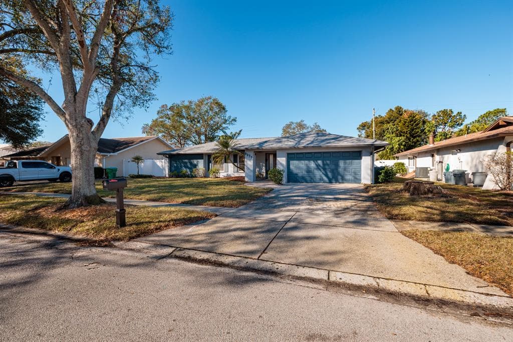 9372 121ST STREET SEMINOLE, FL 33772