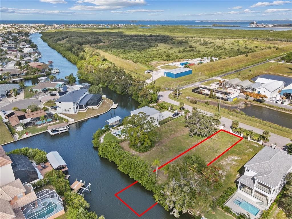 552 ESTUARY SHORE LANE APOLLO BEACH, FL 33572