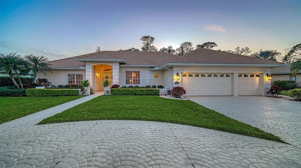 7412 LINKS COURT SARASOTA, FL 34243