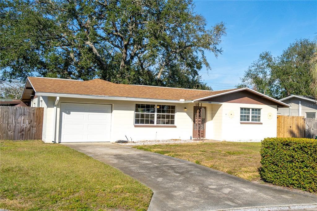 11129 101ST AVENUE SEMINOLE, FL 33772