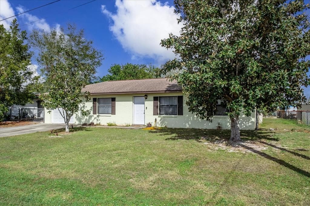 3502 ASTON MARTIN DRIVE SEBRING, FL 33872