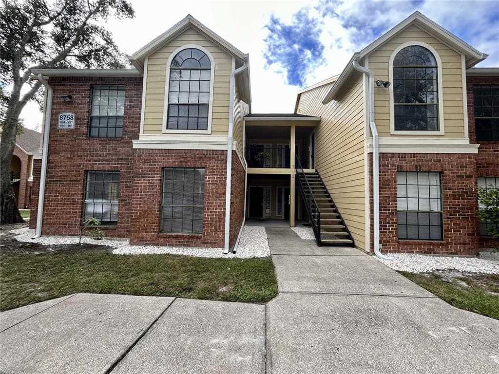 8758 MALLARD RESERVE DRIVE UNIT 102 TAMPA, FL 33614