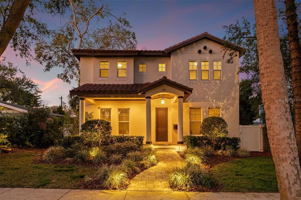 811 19TH AVENUE N ST PETERSBURG, FL 33704