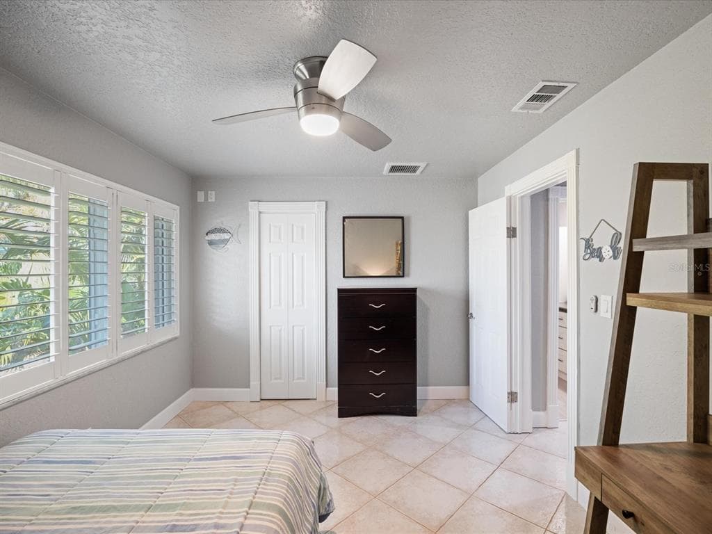 725 CAPRI BOULEVARD TREASURE ISLAND, FL 33706