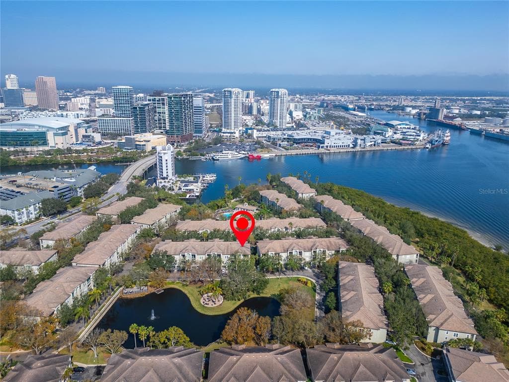 615 TROPICAL BREEZE WAY TAMPA, FL 33602