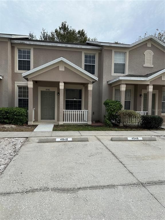 4946 CACTUS NEEDLE LANE WESLEY CHAPEL, FL 33544