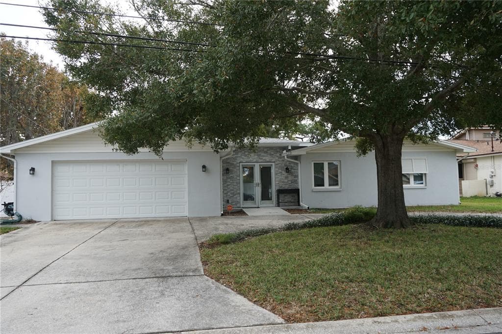 12946 88TH AVENUE SEMINOLE, FL 33776