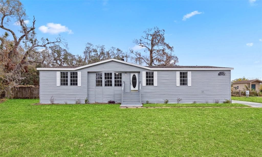 9155 WOOD TERRACE DRIVE TAMPA, FL 33637