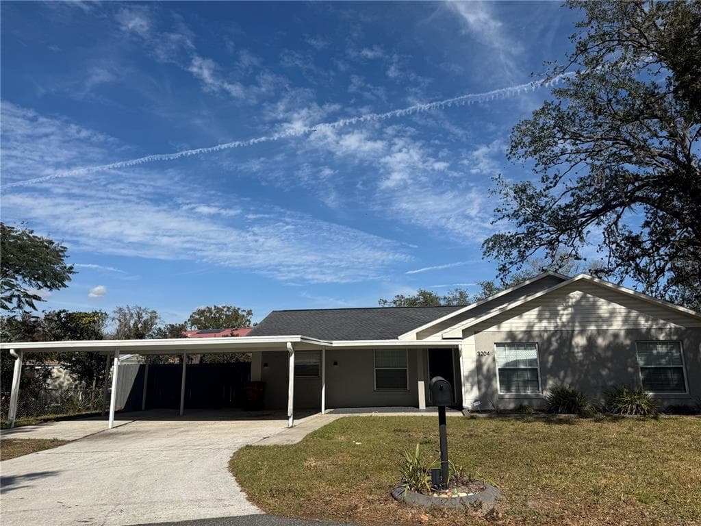3204 GENEVA CIRCLE PLANT CITY, FL 33563