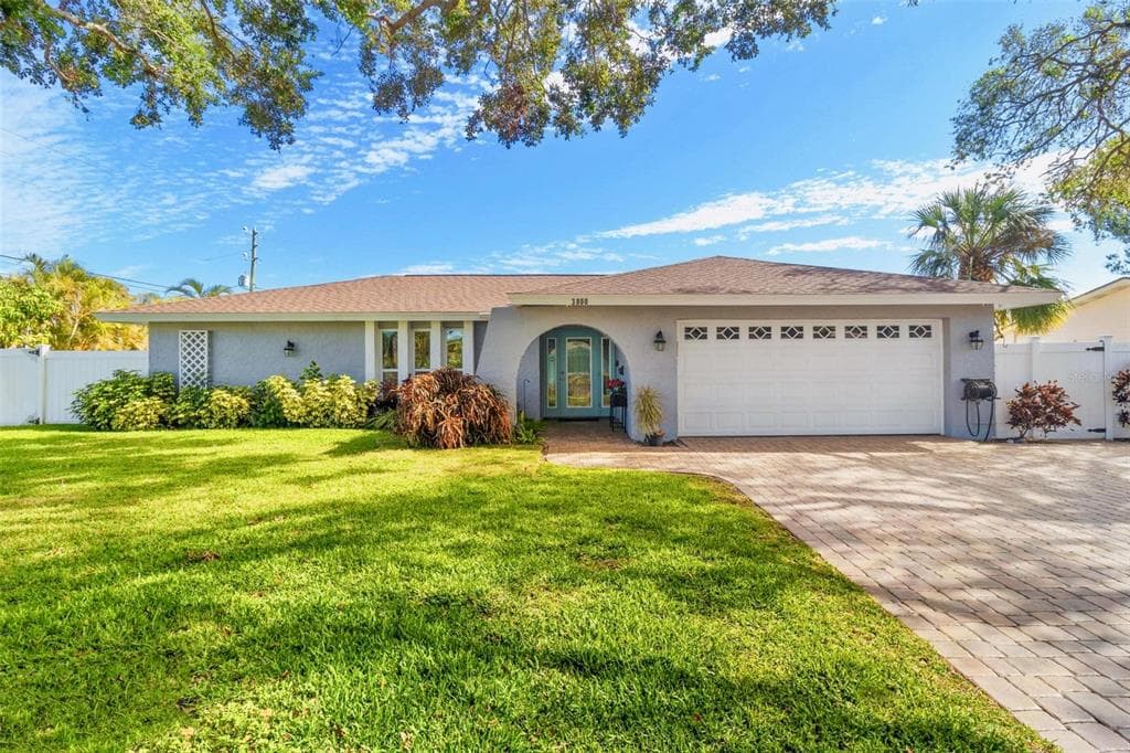 3800 40TH STREET S ST PETERSBURG, FL 33711