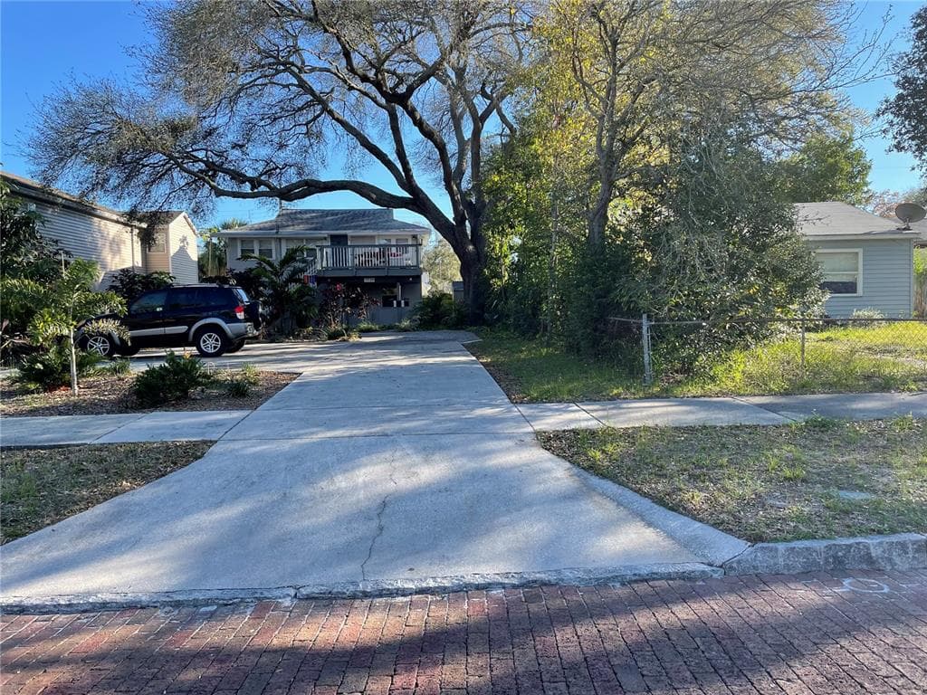 3734 BURLINGTON AVENUE N UNIT 1 ST PETERSBURG, FL 33713