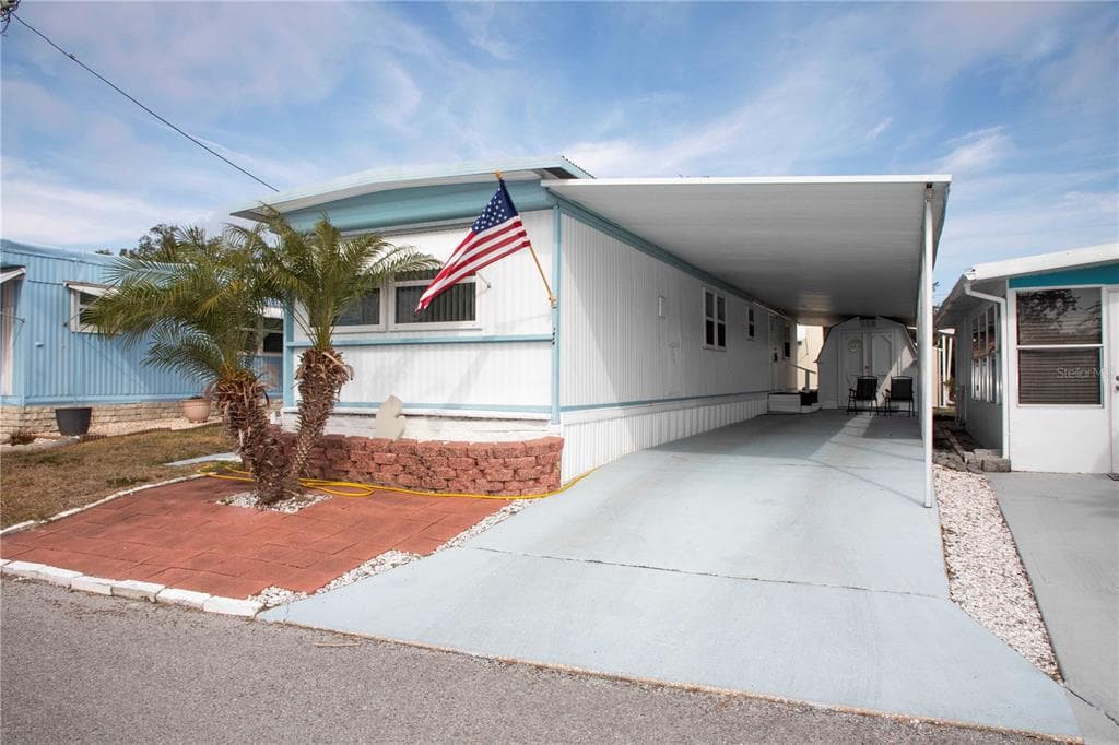 5619 OAK RIDGE AVENUE NEW PORT RICHEY, FL 34652