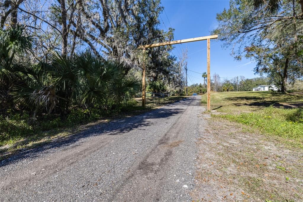 1944 SPARKMAN ROAD PLANT CITY, FL 33566