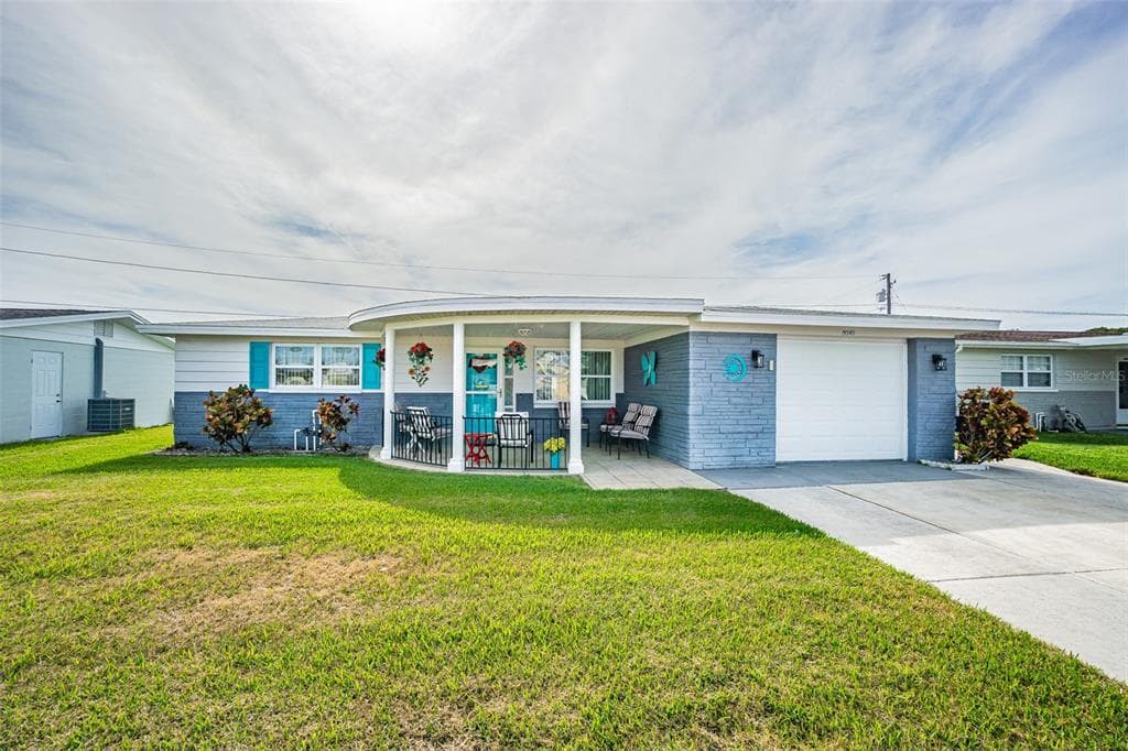 5040 VICTORIA LANE HOLIDAY, FL 34690