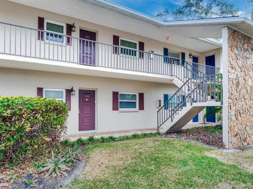 9881 113TH STREET UNIT 115 SEMINOLE, FL 33772