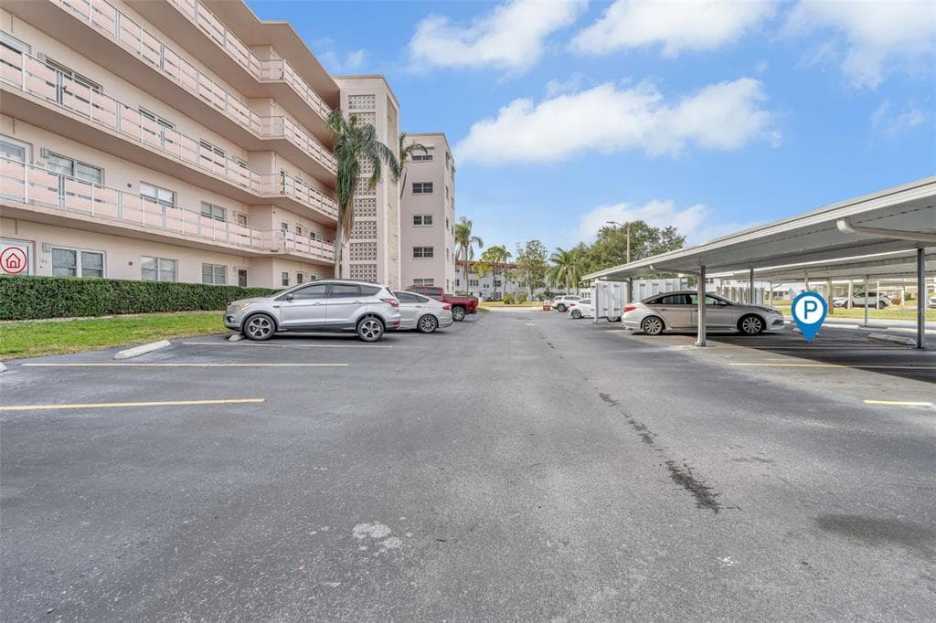 5623 80TH STREET N UNIT 105 ST PETERSBURG, FL 33709
