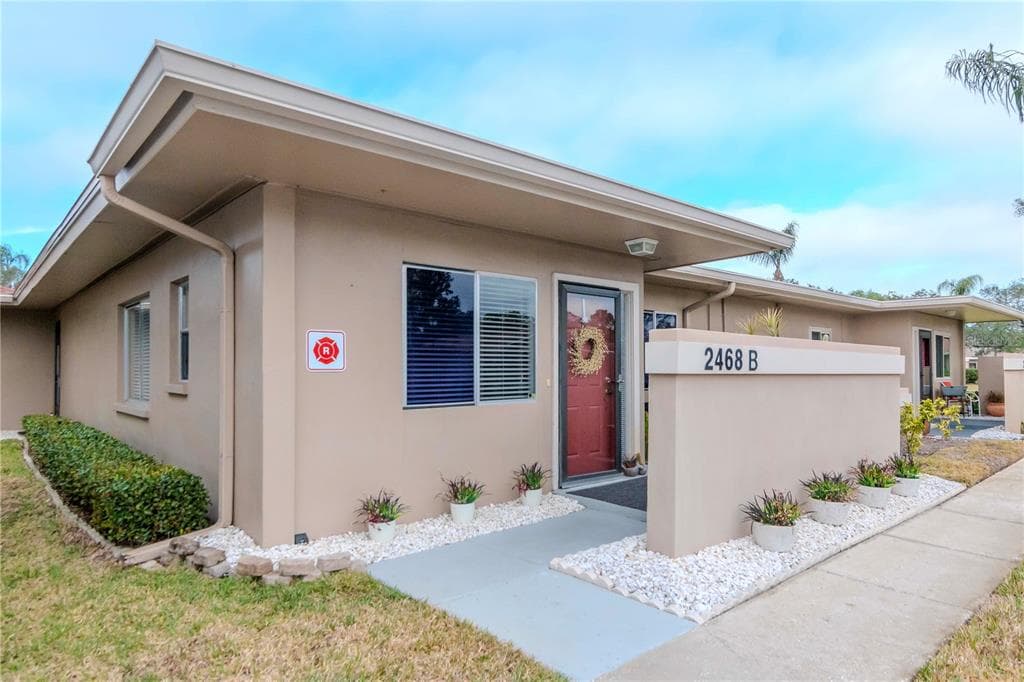 2468 LAURELWOOD DRIVE UNIT B CLEARWATER, FL 33763