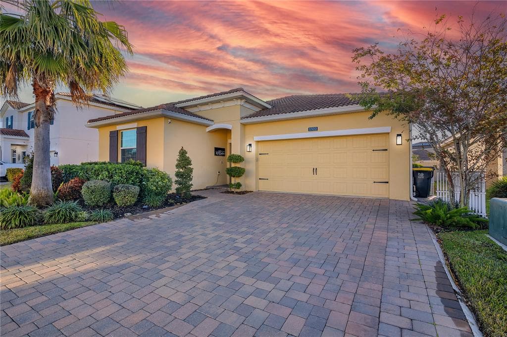 1322 OAK CREST STREET DAVENPORT, FL 33837