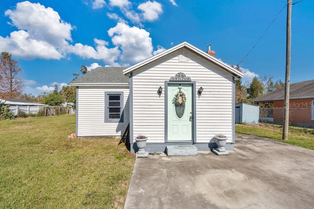 2522 BURNS STREET LAKELAND, FL 33801