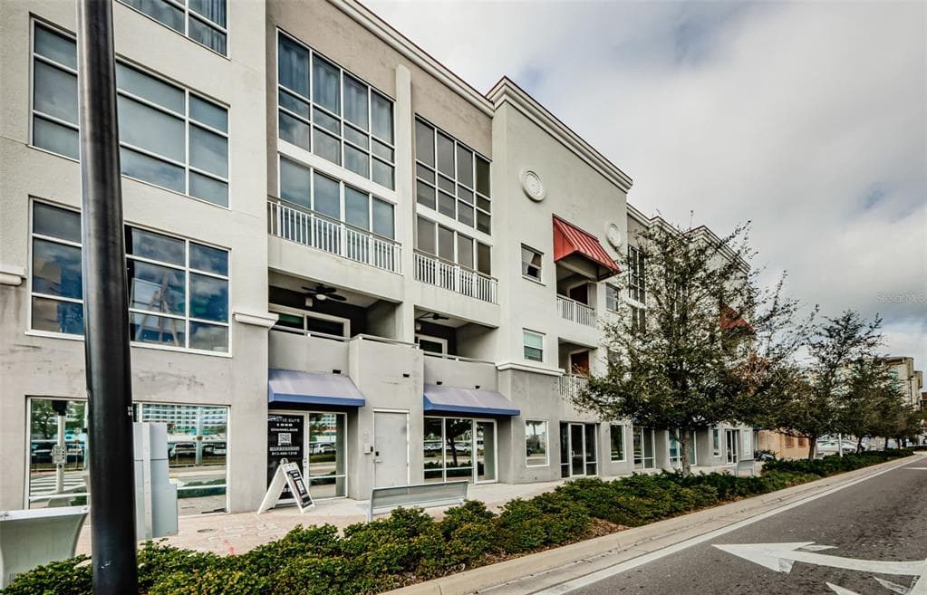 1002 CHANNELSIDE DRIVE UNIT 3C TAMPA, FL 33602