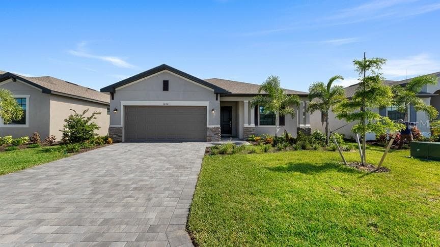2009 GARDENIA AVENUE PORT CHARLOTTE, FL 33953