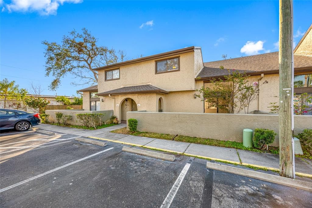 6262 142ND AVENUE N UNIT 603 CLEARWATER, FL 33760