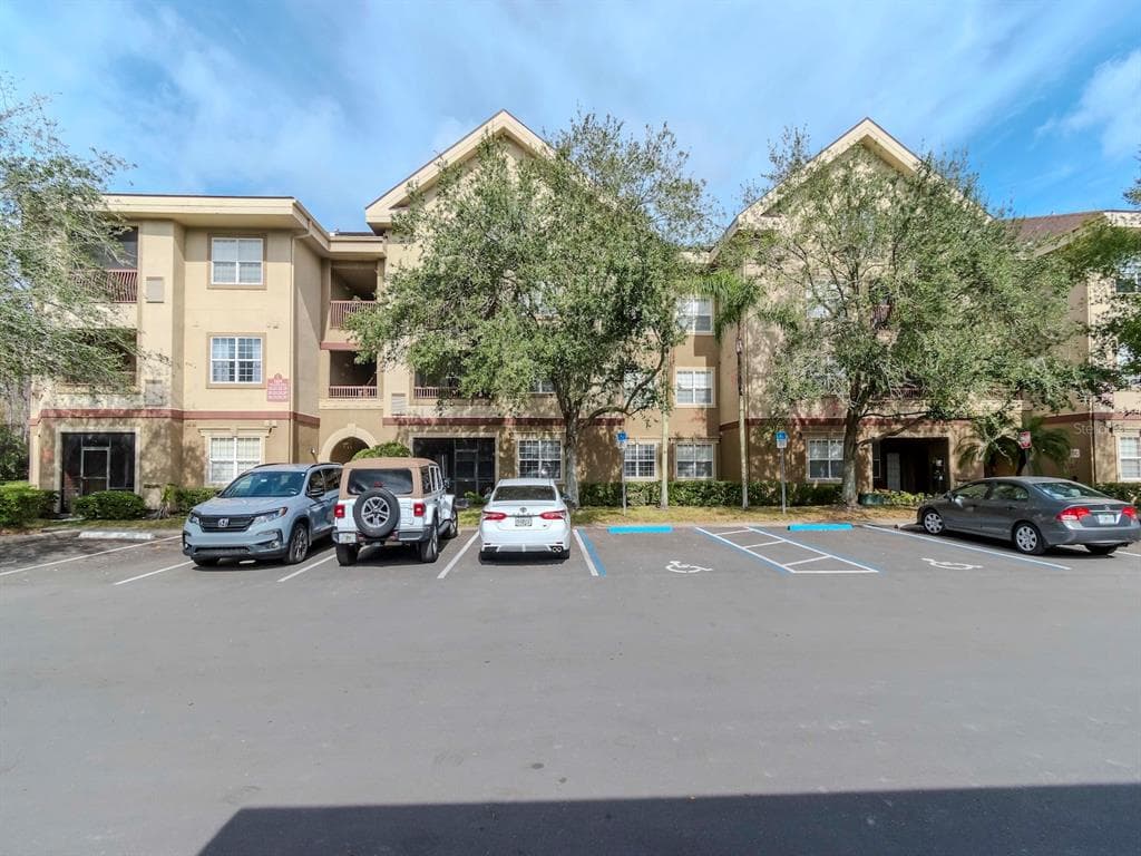 1429 VILLA CAPRI CIRCLE UNIT 306 ODESSA, FL 33556