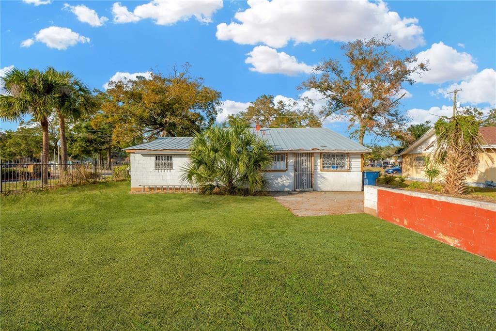 2303 E OSBORNE AVENUE TAMPA, FL 33610