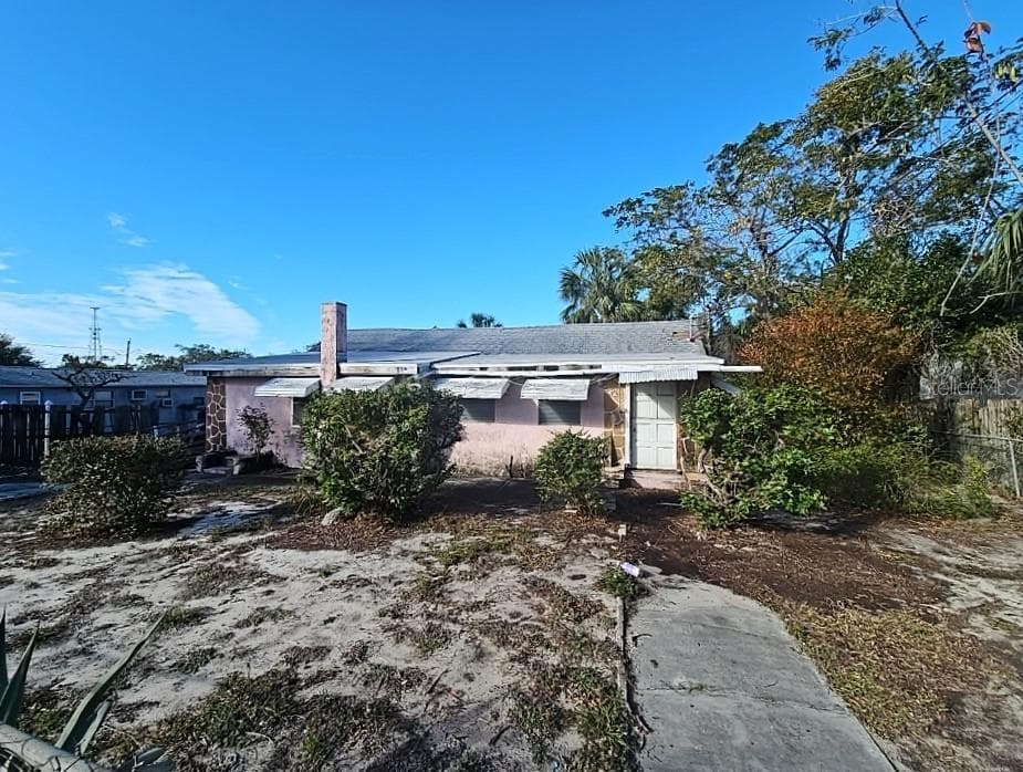 426 S DISSTON AVENUE TARPON SPRINGS, FL 34689