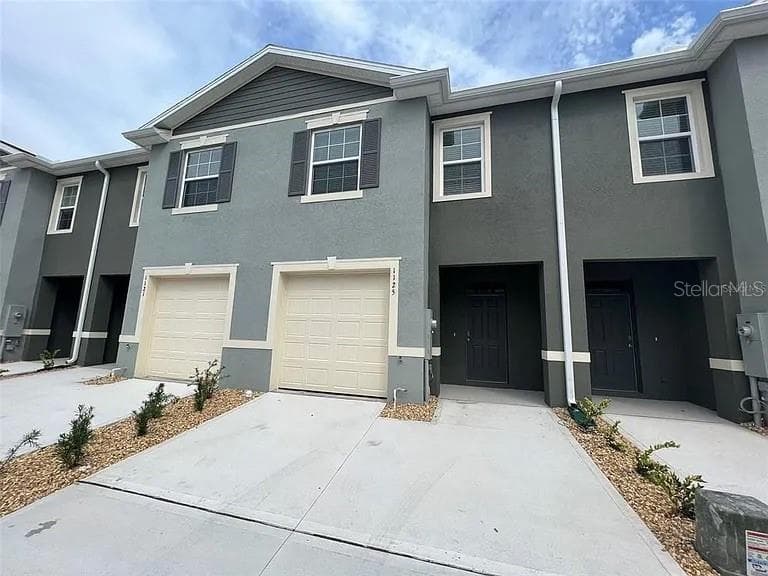 1125 BLUE JAY DRIVE DAVENPORT, FL 33837