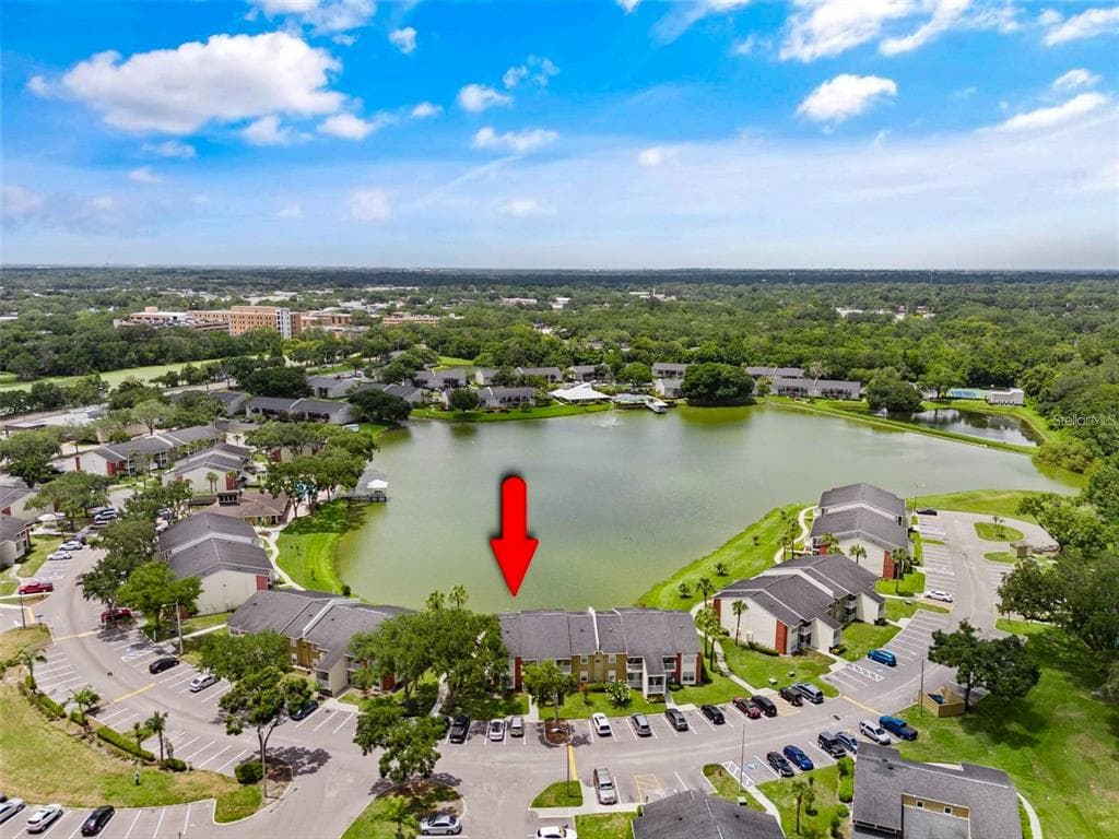 302 LAKE PARSONS GREEN UNIT 202 BRANDON, FL 33511