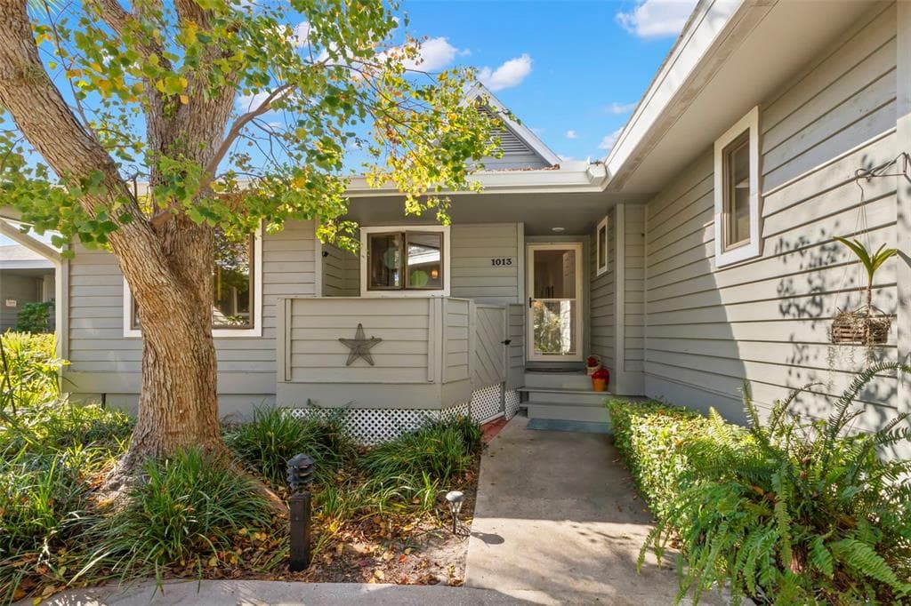 1013 LAKE AVOCA COURT UNIT 1013 TARPON SPRINGS, FL 34689