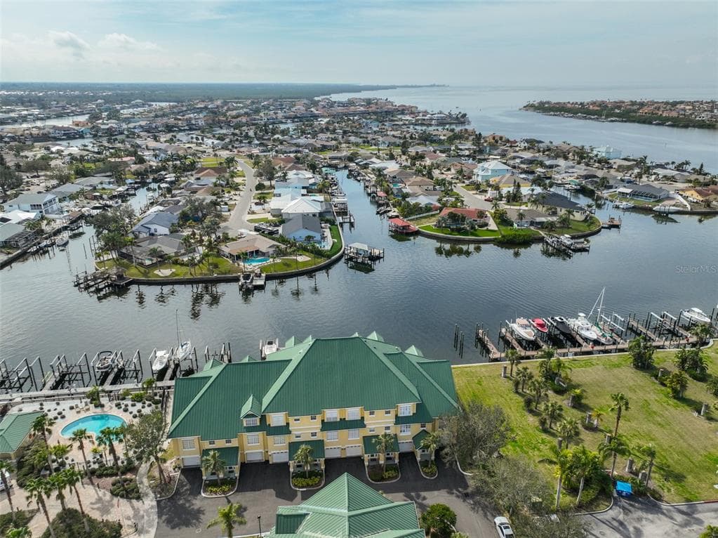6440 SUNSET BAY CIRCLE APOLLO BEACH, FL 33572