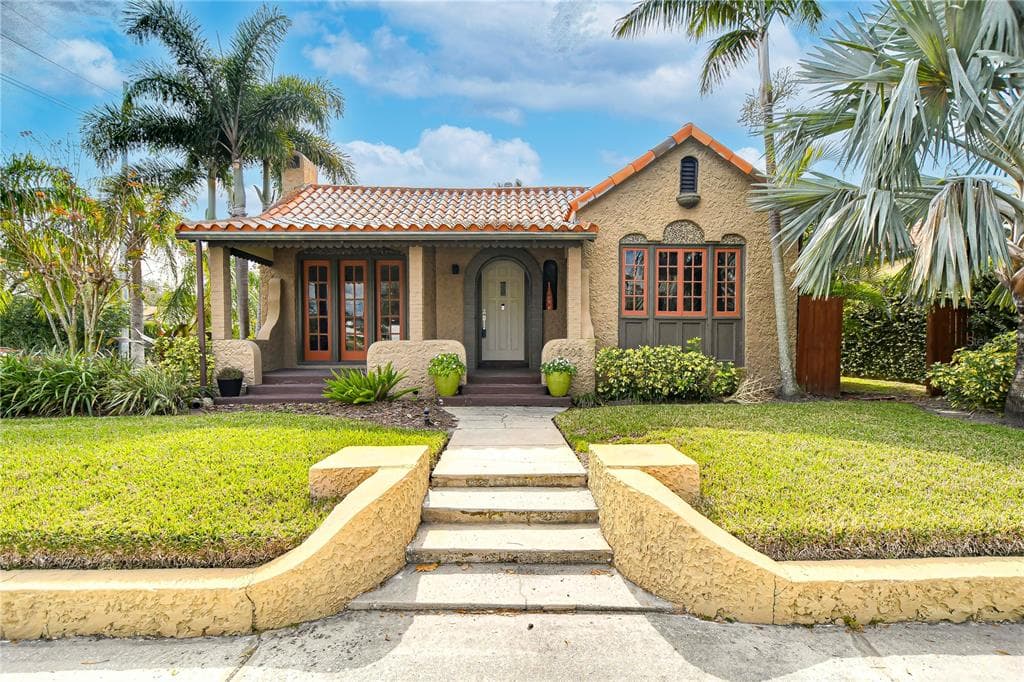 4002 W BAY TO BAY BOULEVARD TAMPA, FL 33629
