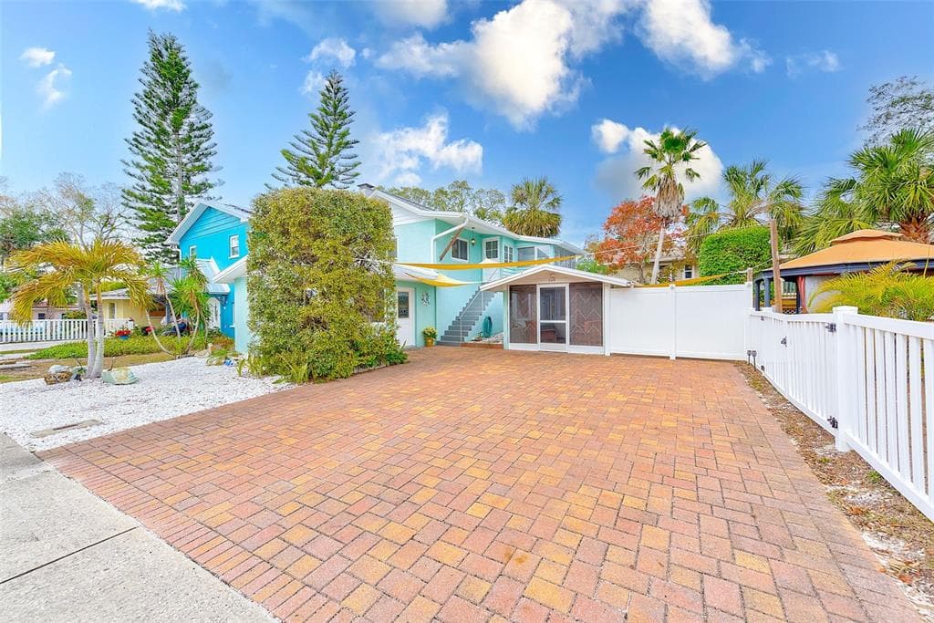 604 PENNSYLVANIA AVENUE CRYSTAL BEACH, FL 34681