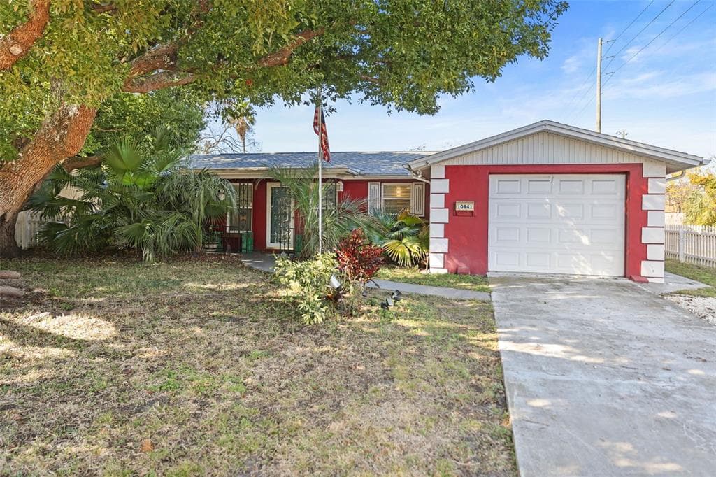 10941 OAKDALE AVENUE PORT RICHEY, FL 34668