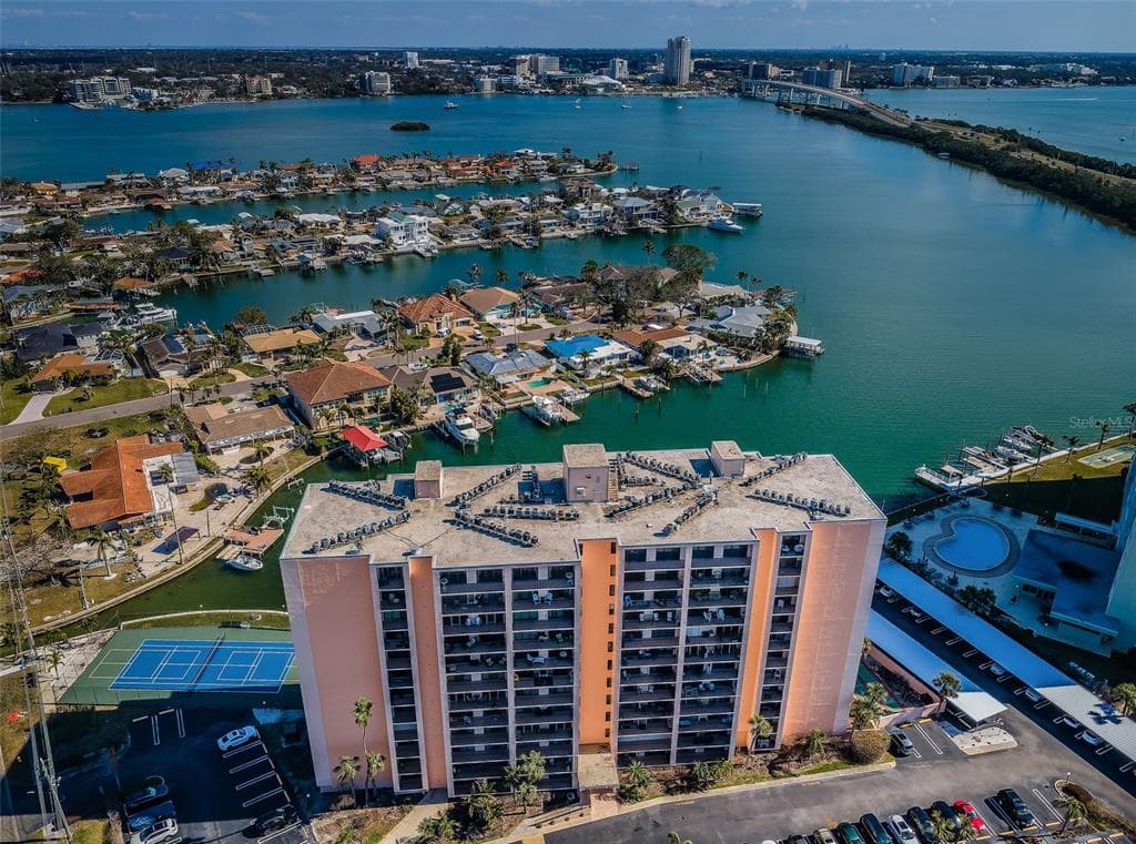 51 ISLAND WAY UNIT 1004 CLEARWATER BEACH, FL 33767