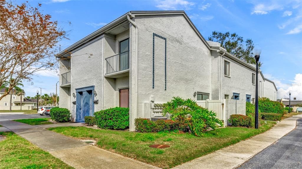 8800 BARDMOOR BOULEVARD UNIT 12 SEMINOLE, FL 33777