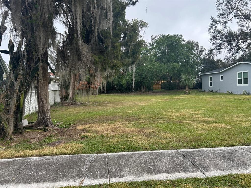 701 SHORE ACRES LAKELAND, FL 33801
