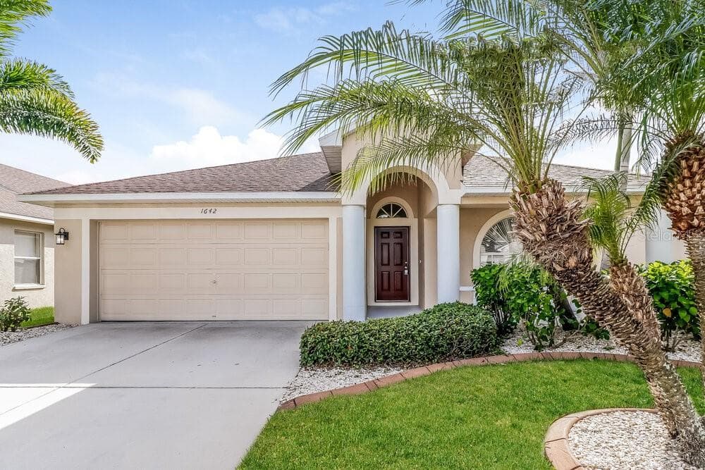 1642 BONITA BLUFF COURT RUSKIN, FL 33570
