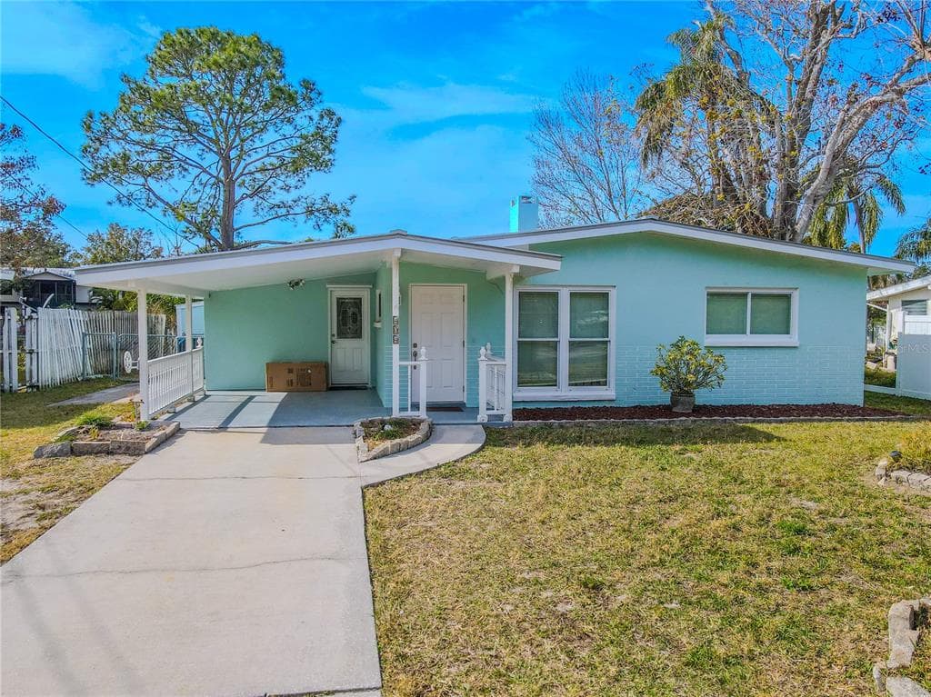 404 MANOR BOULEVARD PALM HARBOR, FL 34683