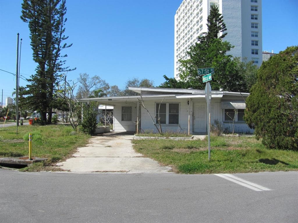 6701 HIBISCUS AVENUE S SOUTH PASADENA, FL 33707