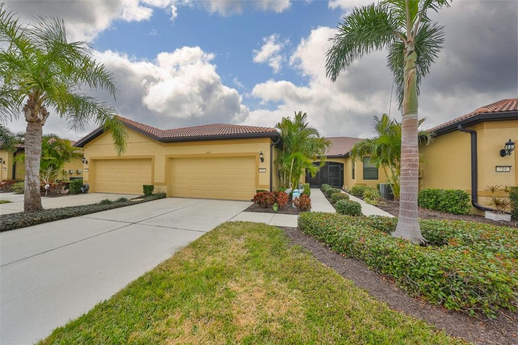 314 BLUEWATER FALLS COURT APOLLO BEACH, FL 33572
