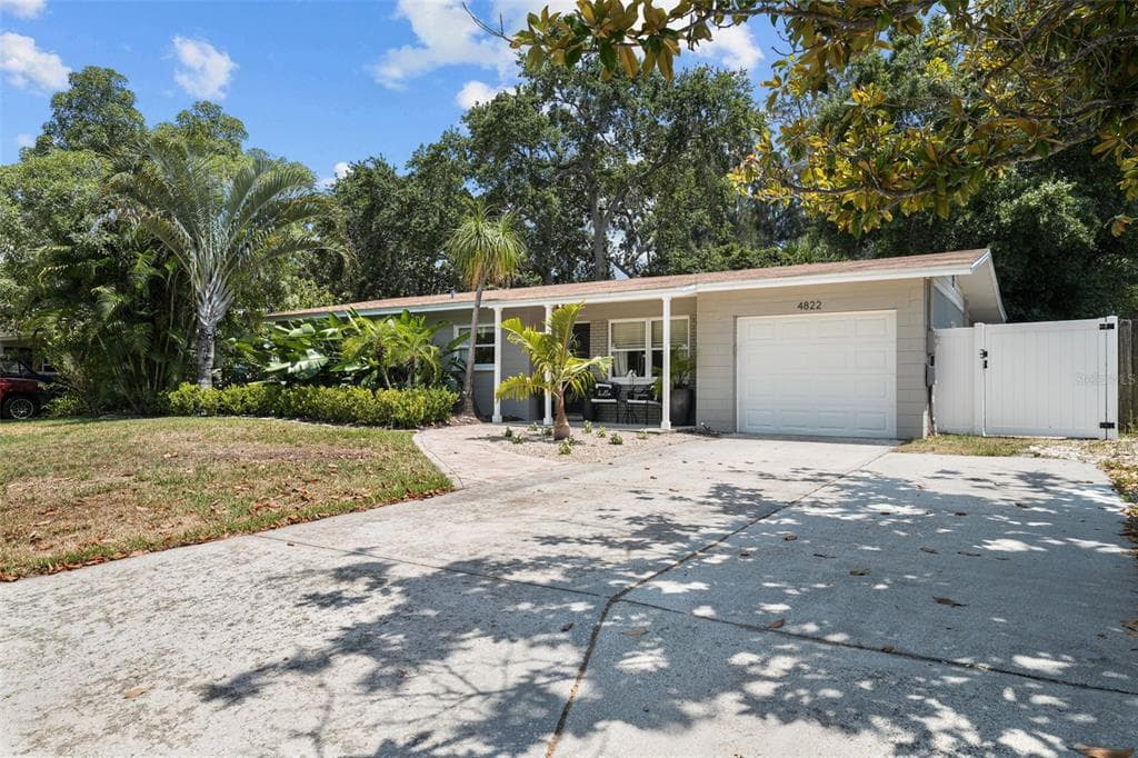 4822 W BAY COURT AVENUE TAMPA, FL 33611