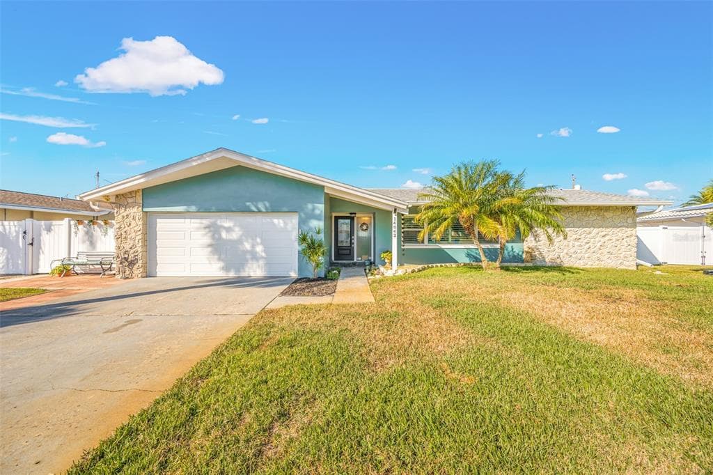 14042 STARBOARD DRIVE SEMINOLE, FL 33776