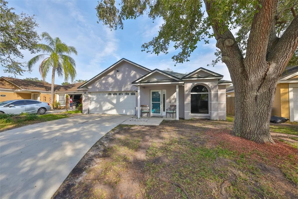 305 CRAYFORD PLACE VALRICO, FL 33594