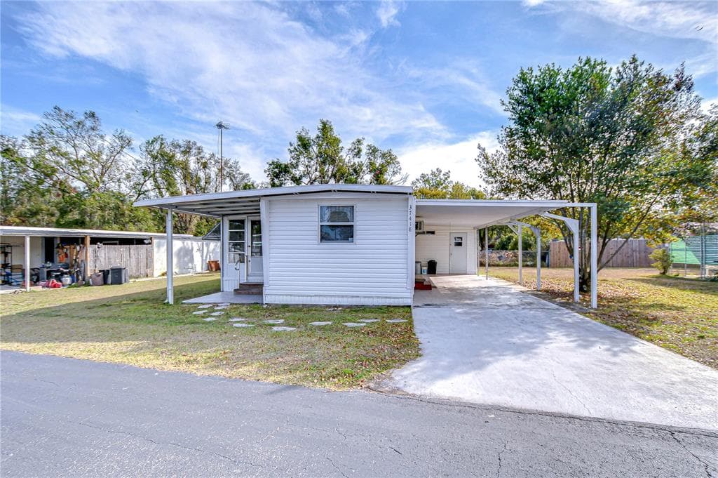 37418 HAMMOND DRIVE ZEPHYRHILLS, FL 33541
