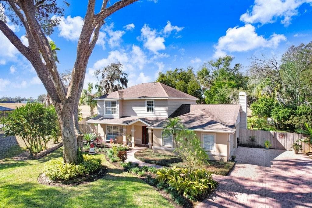 2752 BUCKHORN OAKS DRIVE VALRICO, FL 33594